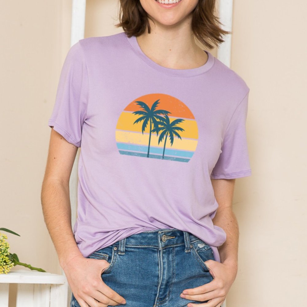 BASIC T-SHIRT WITH PALM TREE SUNSET PRINT